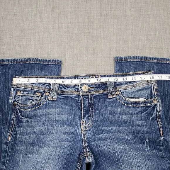 Rue21 Slim Boot Medium Wash Denim Jeans. Size 9/10 R - Picture 5 of 10